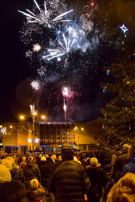 Rok 2019 v Kopřivnici zahájil tradiční ohňostroj. V souvislosti s připravovanou rekonstrukcí centra města je možné, že ten příští se uskuteční na jiném místě.
FOTO: DAVID MACHÁČEK