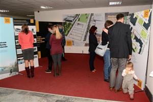 Prezentace ve vestibulu radnice bude nejméně do konce března informovat o vizích revitalizace centra města i o historii její přípravy.
FOTO: DAVID MACHÁČEK