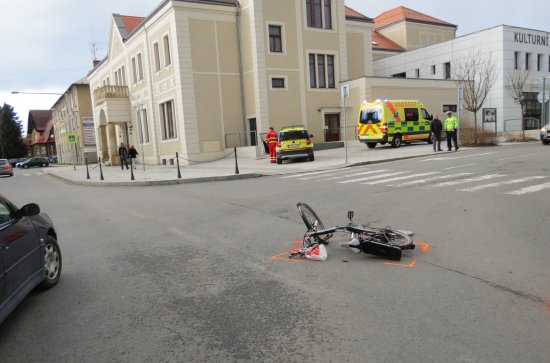 Policie hledá svědky dopravní nehody v Příboře, při které byla sražena cyklistka.
FOTO: PČR