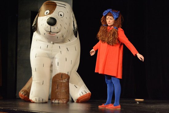 Pražské Divadlo Krapet před týdnem nadchlo dětské publikum především skvělým vizuálním ztvárněním známých příběhů Maxipsa Fíka.
FOTO: DAVID MACHÁČEK