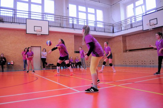 B družstvo mladších žákyní KV Kopřivnice zakončilo sezonu v krajském přeboru na domácím hřišti, ani jednou však nevyhrálo. 
FOTO: KRISTINA ČABLOVÁ