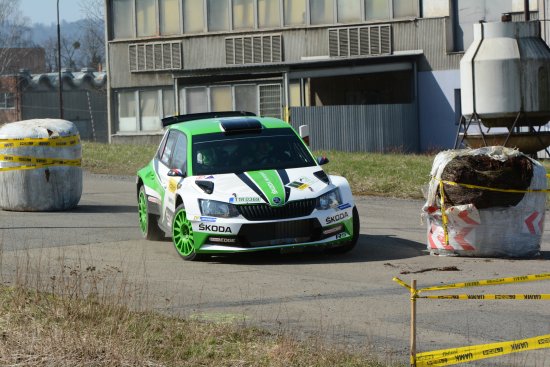 Jan Kopecký z továrního týmu Škoda o víkendu obhájil vítězství ve Valašské rallye a nastoupil cestu za dalším mistrovským titulem. Jeho výkony přivedly do Kopřivnice tisíce fanoušků motosportu. 
FOTO: DAVID MACHÁČEK