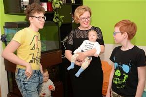 Kuba Lindovský, první občánek Kopřivnice narozený v letošním roce, se může spolehnout nejen na své rodiče, ale i na tři starší bratry.
FOTO: DAVID MACHÁČEK