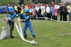 V Lubině se v sobotu konal Floriánek Cup, který se skládal ze dvou částí, požárního útoku a požární štafety. Tu některá družstva zvládla v časech pod jednu minutu.
FOTO: D. HOĎÁKOVÁ