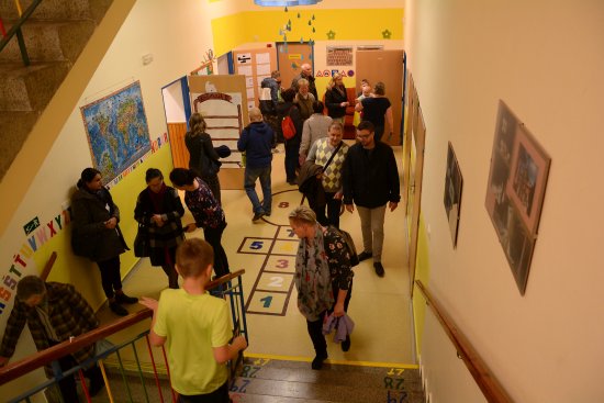 V rámci oslavy 170. výročí existence Základní školy v Závišicích si zájemci mohli prohlédnout nejen její rekonstruované prostory, ale i školní kroniky.
FOTO: DAVID MACHÁČEK