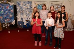 Ve středu 4. prosince byla ve vestibulu kopřivnické radnice zahájena andělská výstava, na které se podílely děti z několika místních škol a školek.
FOTO: DAVID MACHÁČEK