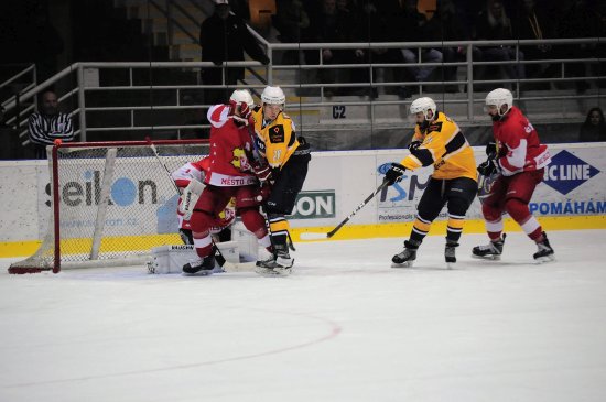 Před koncem roku kopřivničtí hokejisté získali doma pět bodů, v prvním lednovém utkání však na jihu Moravy jen těsně Hodonínu podlehli.
FOTO: KRISTINA ČABLOVÁ