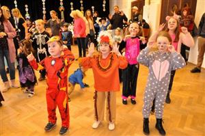 Před týdnem pořádala Mateřská škola Francouzská poprvé dětský karneval v Katolickém domě. Zábavu si kromě dětí mohli užít i rodiče.
FOTO: DANA HOĎÁKOVÁ