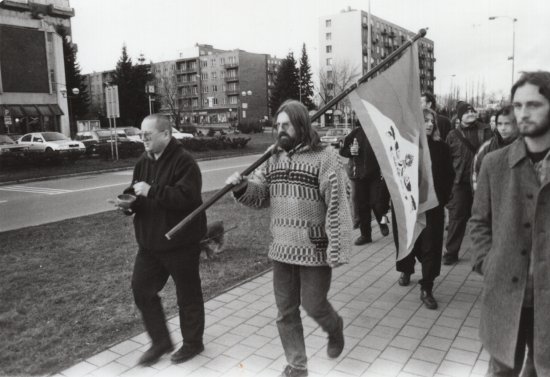 V roce 2000 radnice nevyvěsila tibetskou vlajku, místo ní lidé okolo klubu Nora založili tradici Zvonkových pochodů, která trvá až dodnes.
FOTO: DAVID MACHÁČEK