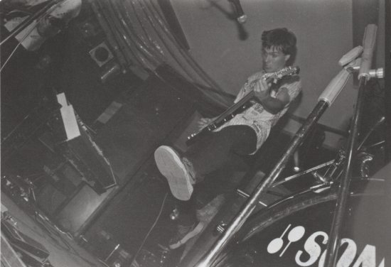 Kapela Tata Bojs odehrála v CO krytu pod kulturním domem koncert doplněný o vizuální show.
FOTO: DAVID MACHÁČEK