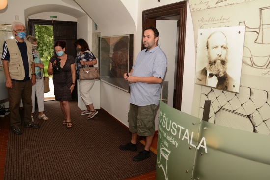 Komentované prohlídky Muzea Fojtství se poslední červencový den uskutečnily mimo jiné u
příležitosti 170. výročí zahájení výroby kočárů v Kopřivnici. FOTO: DAVID MACHÁČEK