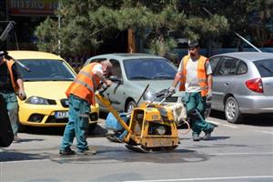 Kromě průběžných oprav výtluků se chystají i rekonstrukce většího rozsahu. Nového povrchu se dočká například část ulice Školní.
ILUSTRAČNÍ FOTO: DAVID MACHÁČEK