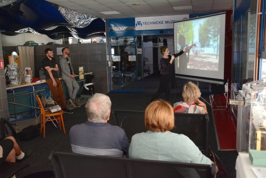 O prezentaci architektonické vize předprostoru Technického muzea byl mezi Kopřivničany zájem.
FOTO: DAVID MACHÁČEK