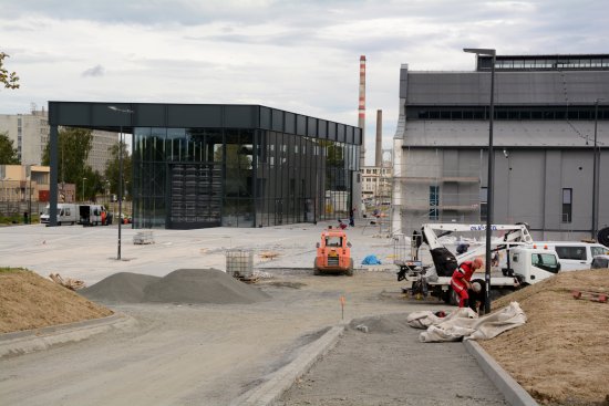 Práce na prostranství v okolí nového muzea nákladních automobilů a výstavního pavilonu Slovenské strely jsou z větší části v režii města Kopřivnice.
FOTO: DAVID MACHÁČEK