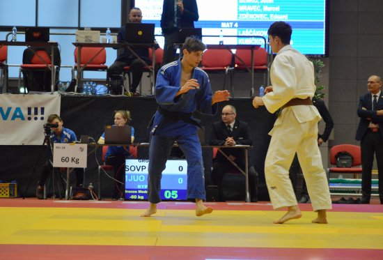 Ještě než na jaře začala koronavirová pandemie, vybojoval Radek Rýpar (vlevo) na Českém poháru v Ostravě v mezinárodní konkurenci bronz.
FOTO: LUCIE PAROLKOVÁ