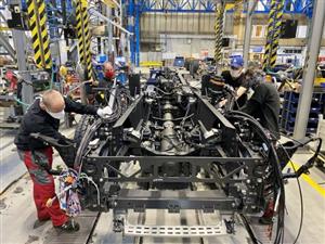 Navzdory pandemii Tatra Trucks jako jedna z mála automobilek v Evropě nepřerušila výrobu, a dokonce mírně překročila plánovanou produkci.
FOTO: TATRA TRUCKS