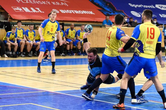 Kopřivničtí házenkáři nedokázali zastavit plzeňské střelce a oba čtvrtfinálové duely play-off na hřišti soupeře prohráli.
FOTO: HYNEK SLADKÝ
