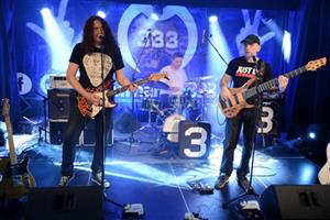 Kdo nestihl živý stream z koncertu kapely Marian 333 na facebookových stránkách kulturního domu, najde jeho záznam na YouTube.
FOTO: DAVID MACHÁČEK