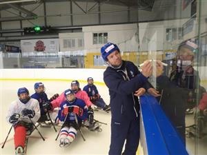 Český para hokejový tým se připravuje v Poděbradech na blížící se mistrovství světa pod vedením kopřivnického rodáka Jiřího Břízy.
FOTO: ČESKÝ PARA HOKEJ
