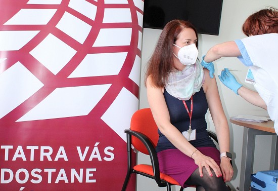 Na konci minulého týdne bylo spuštěno očkování zaměstnanců v automobilce Tatra. Možnost aplikace vakcíny nabízely i další větší podniky ve městě.
FOTO: TATRA TRUCKS