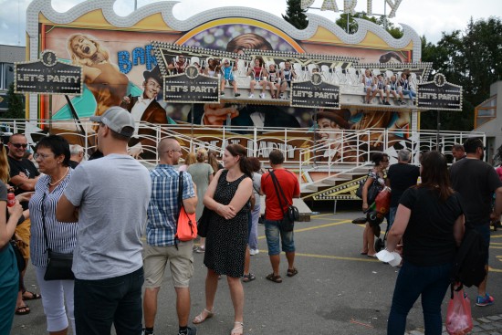 Pouťový lunapark lidé našli na tradičním místě. Koncertní programy se odehrály znovu v sadu E. Beneše a stánky se z centra přesunuly na parkoviště před radnicí.
FOTO: DAVID MACHÁČEK