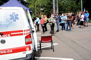 Služeb mobilního očkovacího týmu minulý týden v Kopřivnici využilo 133 lidí. Většina měla zájem o jednodávkovou vakcínu.
FOTO: DAVID MACHÁČEK