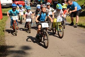 Zbyněk Beler (č. 22) si na Drtíkovi mezi osmi chlapci r. 2015 a mladších suverénně dojel pro vítězství.
FOTO: DAVID MACHÁČEK