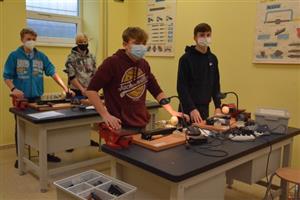 V dříve nevyužívaném suterénu školy sv. Zdislavy vznikly díky získané dotaci nové dílny pro pracovní výuku.
FOTO: DANA HOĎÁKOVÁ