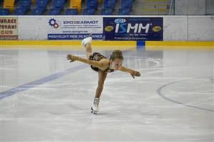 Anna Králíková se jako jediná z kopřivnických krasobruslařek dokázala prosadit na stupně vítězů, v kategorii nováčci mladší dívky získala bronz.
FOTO: KRISTINA ČABLOVÁ