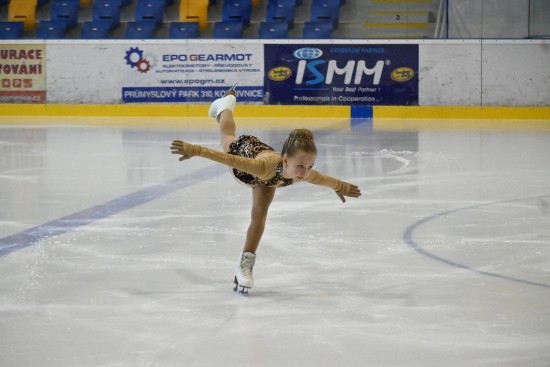 Anna Králíková se jako jediná z kopřivnických krasobruslařek dokázala prosadit na stupně vítězů, v kategorii nováčci mladší dívky získala bronz.
FOTO: KRISTINA ČABLOVÁ