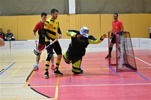 Brankář Vikingů Jakub Strakoš pochytal množství šancí Rožnova p. R., včetně nájezdů, a byl vyhlášen nejlepším hráčem zápasu na straně Kopřivnice.
FOTO: KRISTINA ČABLOVÁ