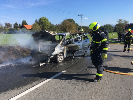 Jedním ze zásahů JSDH Kopřivnice ve druhém pololetí roku 2021 byl požár osobního vozu, který vzplál na silnici směrem na Závišice.
FOTO: JSDH KOPŘIVNICE