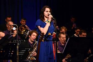 Big Blast! Band a Swingalia zahráli v Katolickém domě v neděli odpoledne na benefiční akci Swingem pro Ukrajinu bez nároku na honorář. Na konto Člověka v tísni byla v pondělí odeslána částka 41 361 korun.
FOTO: DAVID MACHÁČEK