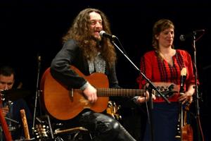 Velký sál kulturního domu si minulou sobotu mohl konečně užít dlouho odkládaný koncert Tomáše Kočka a jeho Orchestru.
FOTO: DAVID MACHÁČEK