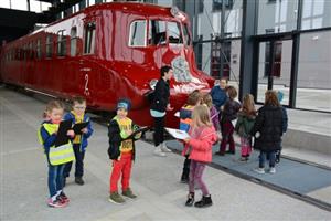 Děti z několika kopřivnických mateřských škol na vlastní kůži otestovaly prohlídkový program ve výstavním pavilonu Slovenské strely. Další prohlídky budou na podzim
FOTO: D. MACHÁČEK