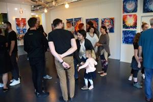 Nově otevřená pop-up galerie TOKIVO jako první prezentuje aktuální malířskou tvorbu Jakuba Königa.
FOTO: DAVID MACHÁČEK