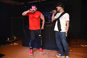 Kopřivnický EF Club má za sebou první hiphopovou akci. Minulou sobotu na akci Local Rap vystoupil mimo jiné S. Gram, Don Roco, DJ Megas a další.
FOTO: DAVID MACHÁČEK