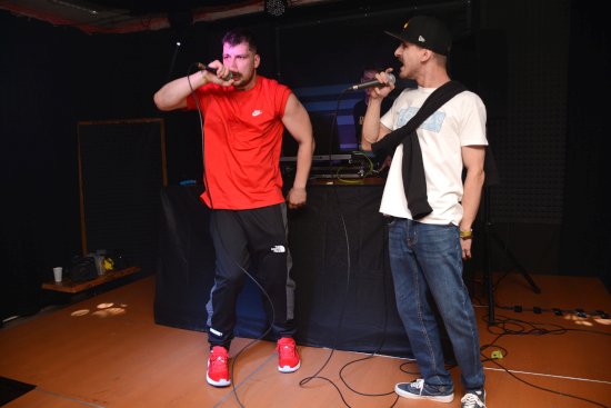 Kopřivnický EF Club má za sebou první hiphopovou akci. Minulou sobotu na akci Local Rap vystoupil mimo jiné S. Gram, Don Roco, DJ Megas a další.
FOTO: DAVID MACHÁČEK