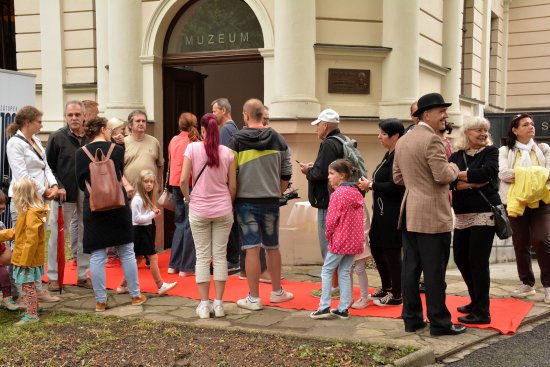 System.Linq.Enumerable+<TakeIterator>d__25`1[System.Char]