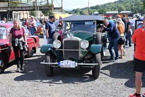 Víc jak 130 tatrováckých veteránů se minulou sobotu v rámci Tatra Veteran Rallye prezentovalo v Kopřivnici. Zájemci si vozy různého stáří i typů mohli prohlédnout přímo na parkovišti automobilky.
FOTO: DAVID MACHÁČEK
