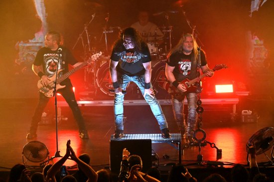 Arakain se zpěvákem Janem Toužimským zahájil v kopřivnickém kulturním domě podzimní část výročního turné, kterým fanouškům připomíná čtyřicátiny kapely.
FOTO: D. MACHÁČEK