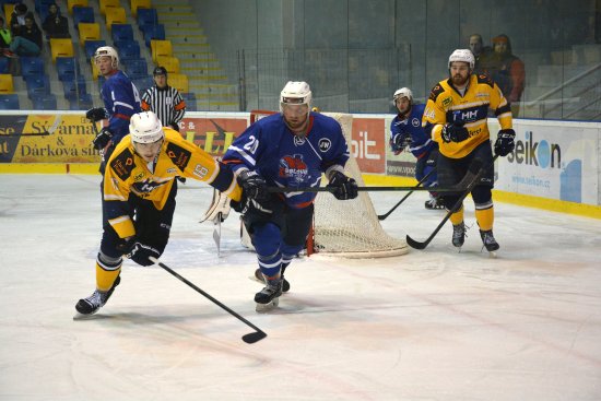I když ve středečním derby s Ďábly z Nového Jičína měli Kopřivničtí herně navrch, soupeři se podařilo v poslední třetině srovnat a v prodloužení i zvítězit.
FOTO: DAVID MACHÁČEK