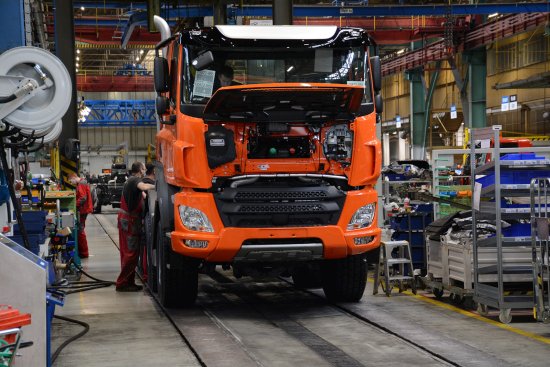 Zájem o vozy zn. Tatra roste rychleji, než vedení firmy plánovalo. Další zvýšení produkce brání například nedostatečné kapacity strojního obrábění.
FOTO: DAVID MACHÁČEK