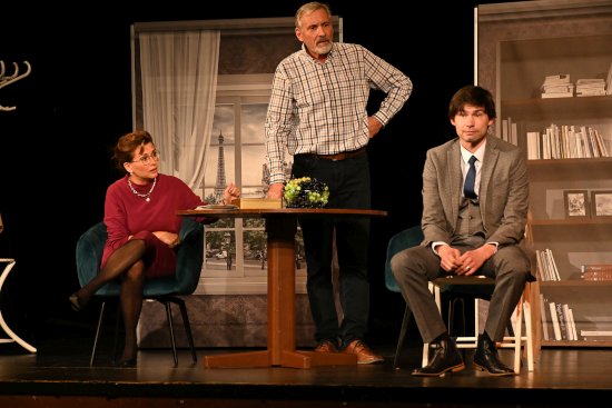 Návštěvníci Kulturního domu v Kopřivnici se minulé pondělí bavili konverzační komedií Mlčeti zlato s Janem Čenským a Danou Morávkovou v hlavních rolích.
FOTO: DAVID MACHÁČEK