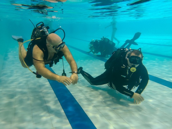 Kopřivnický krytý bazén o minulém víkendu slavil 30 let od svého otevření. V sobotu si návštěvníci kromě sníženého vstupného mohli užít ukázku přístrojového potápění. V neděli pak byly k dispozici vodní atrakce.
FOTO: DAVID MACHÁČEK