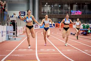 Ostrava (mha) – Dvě zlaté a jednu stříbrnou medaili vybojovali mladí atleti AK EZ Kopřivnice na Halovém mistrovství České republiky dorostu a juniorů, které se konalo o posledním únorovém víkendu v Ostravě. V sobotním prvním dnu titul mistryně ČR vybojova