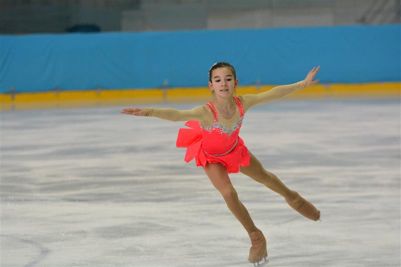Kopřivnice o uplynulém víkendu hostila republikový šampionát v krasobruslení žactva. Zlatou radost pro domácí klub zařídila Eliška Kubáňová (na snímku), která vyhrála titul mistryně ČR. FOTO: DAVID MACHÁČEK