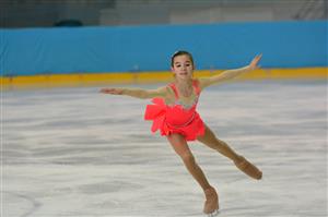 Kopřivnice o uplynulém víkendu hostila republikový šampionát v krasobruslení žactva. Zlatou radost pro domácí klub zařídila Eliška Kubáňová (na snímku), která vyhrála titul mistryně ČR. FOTO: DAVID MACHÁČEK