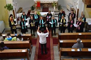 Koncertem v závišickém kostele sv. Cyrila a Metoděje zahájil ženský sbor Cantus Venuste sérii jarních koncertů, která vyvrcholí příští sobotu v kostele sv. Bartoloměje v Kopřivnici. FOTO: DAVID MACHÁČEK