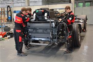 Fotografie z posledního montážního dne kopřivnického zapojení do projektu Tatra do škol. FOTO: DAVID MACHÁČEK